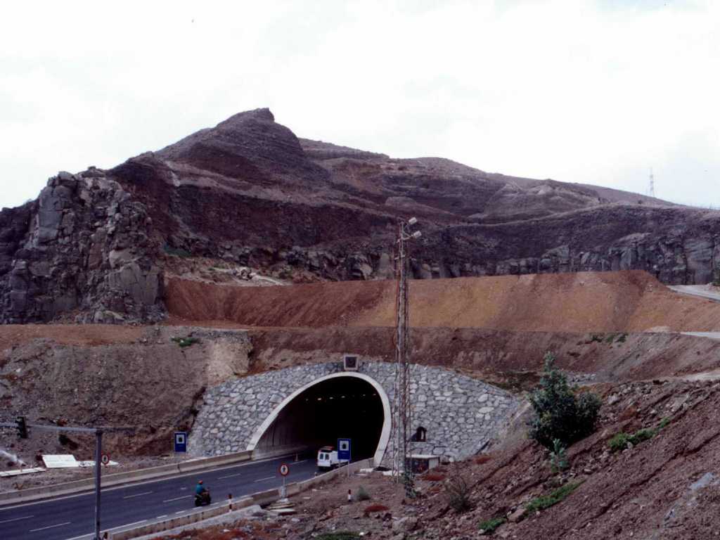 Túnel de la Laja. Estructuras para túneles artificiales - José Antonio Llombart