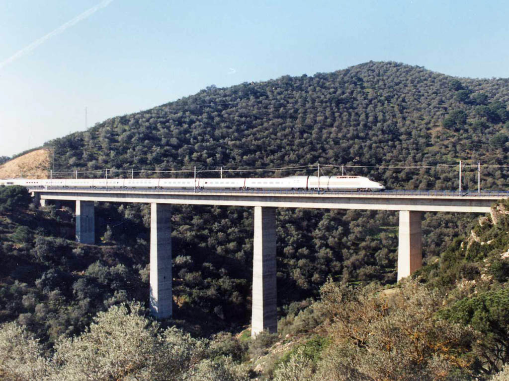 Viaductos para el Tren de Alta Velocidad Madrid - Sevilla - José Antonio Llombart