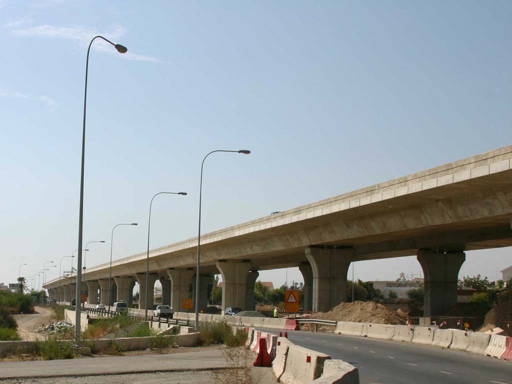 Viaducto urbano en Limassol (Chipre) - José Antonio Llombart