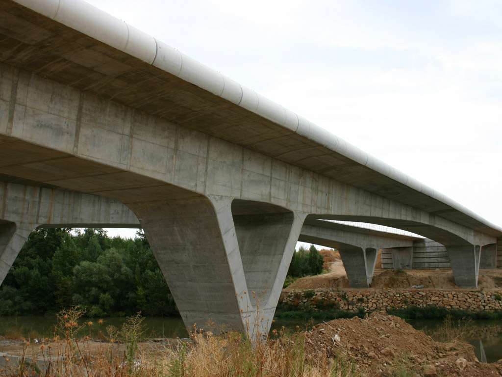Puente sobre el río Pisuerga (Valladolid) - José Antonio Llombart